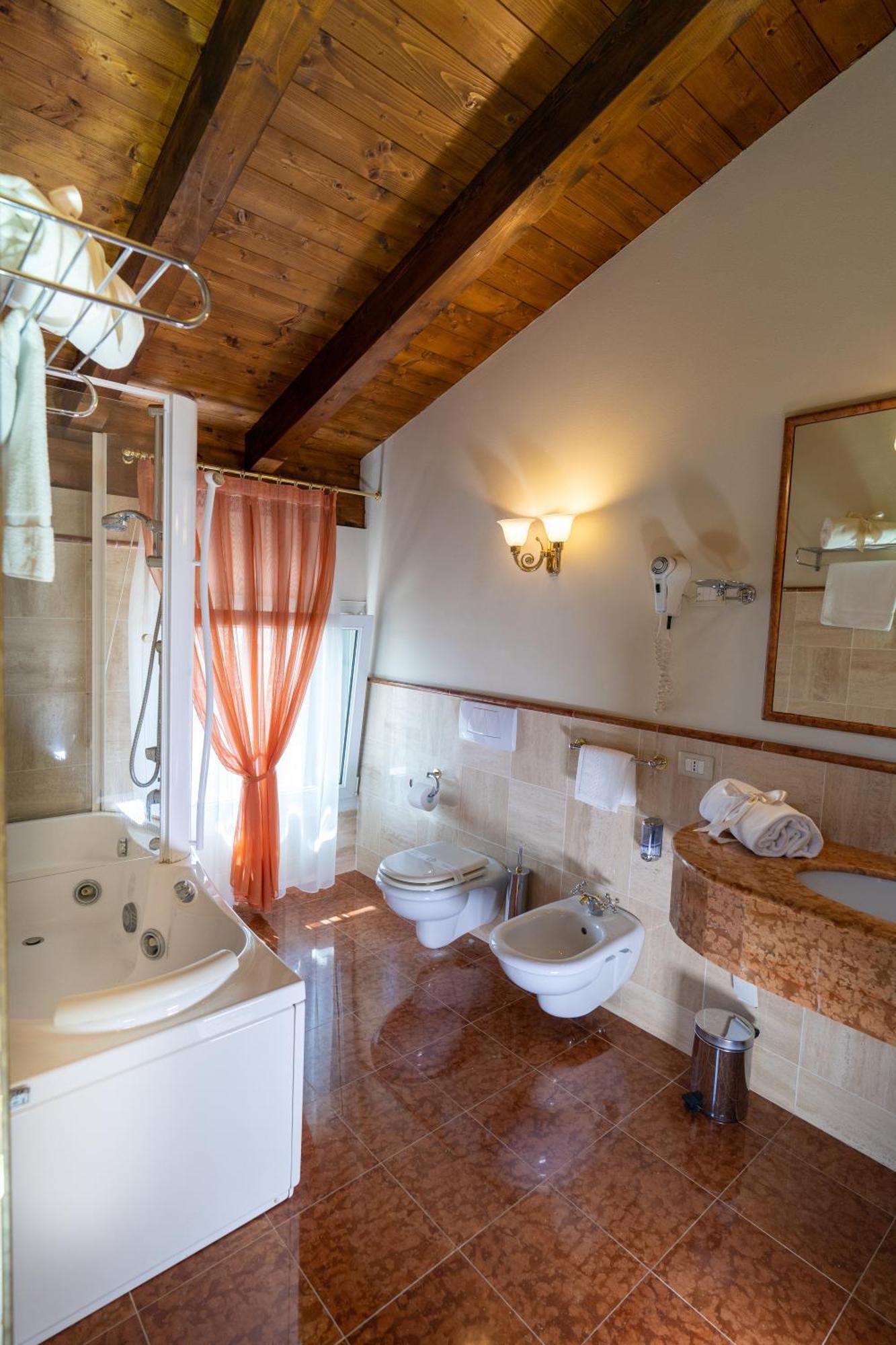 Le Muse Hotel San Bonifacio Dış mekan fotoğraf